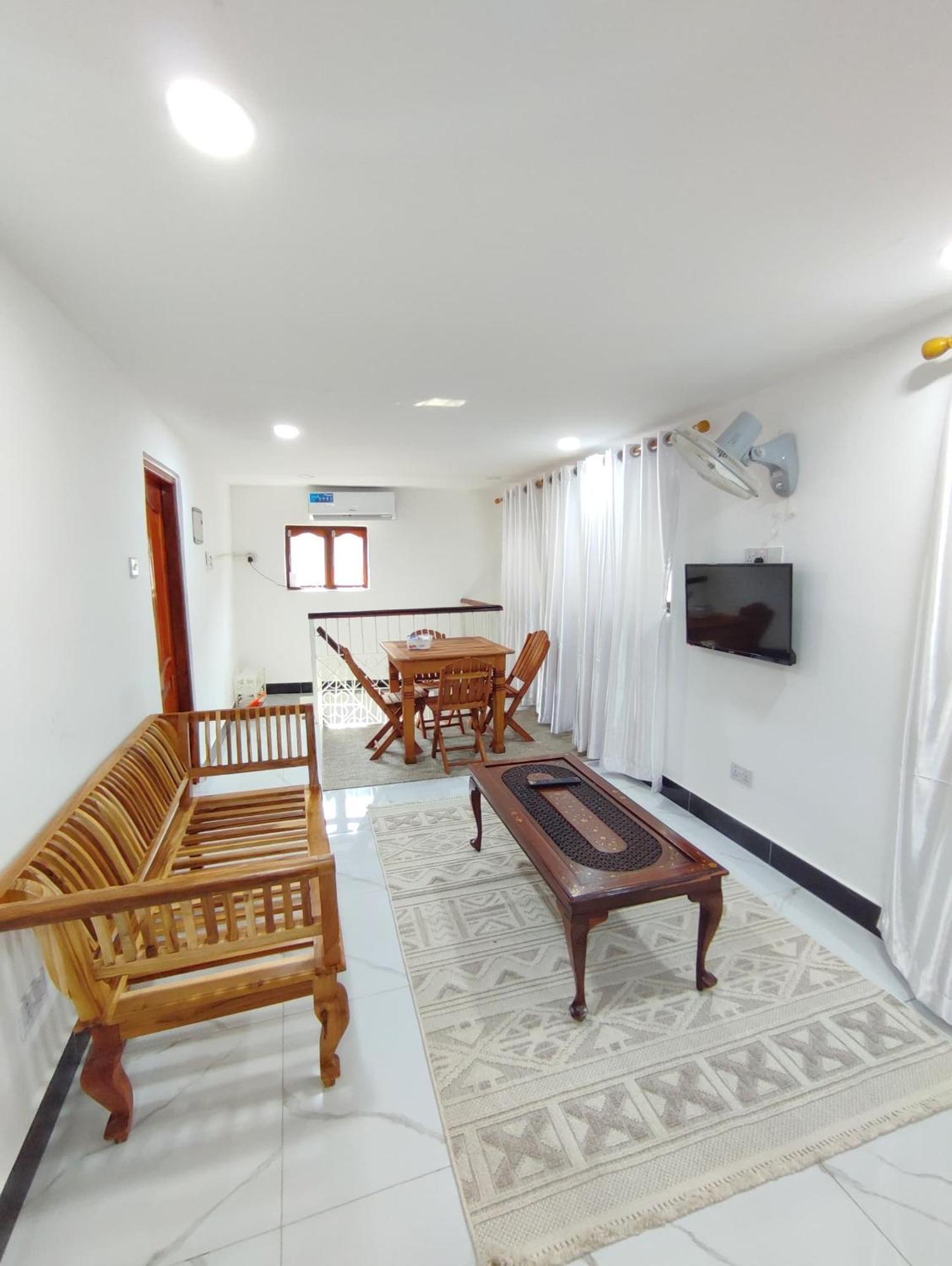 Full Restored In Center Stone Town, Apartment *