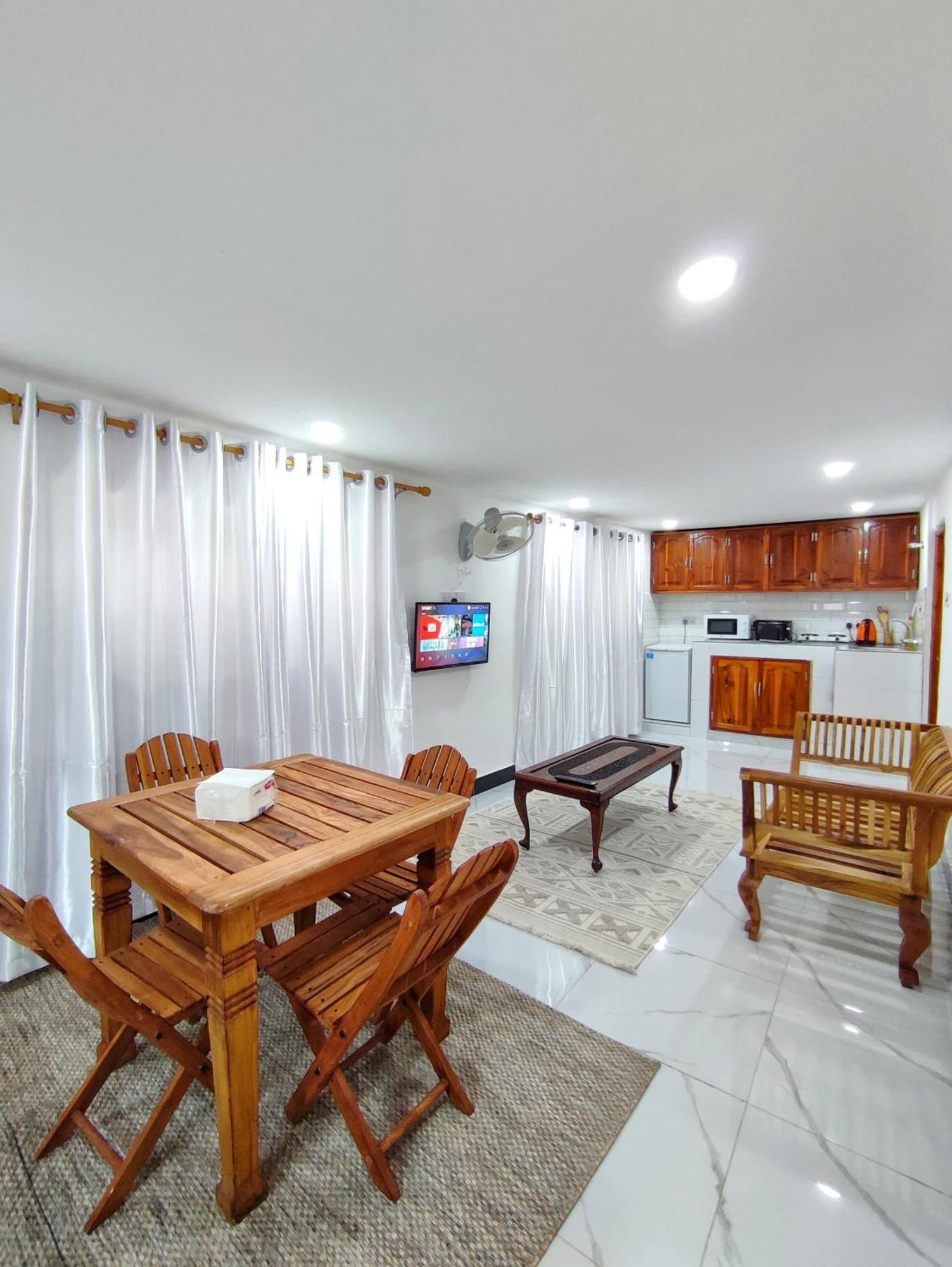 Full Restored In Center Stone Town, Apartment
